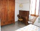 Chambre bleue avec piano